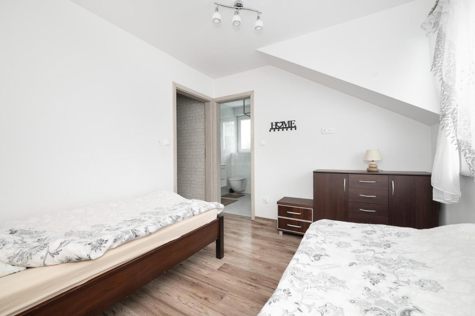Dom Na Skarpie - Z Kominkiem Holiday home Dabrowka (Koscierzyna)